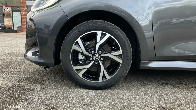 Toyota Yaris 1.5 Hybrid Design 5dr CVT Hybrid Hatchback